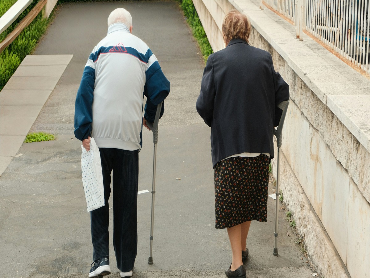 The-truth-about-aging-after-45-how-to-feel-young-again-Image-Credit-jenya-shportiak